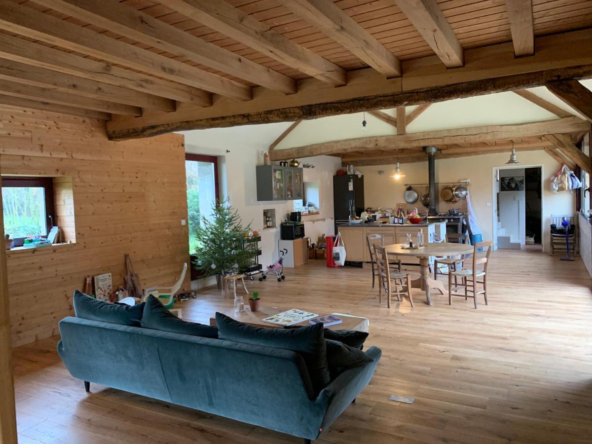 Chambre D'Hotes Dans Les Champs Jeux-Les-Bard Exteriér fotografie
